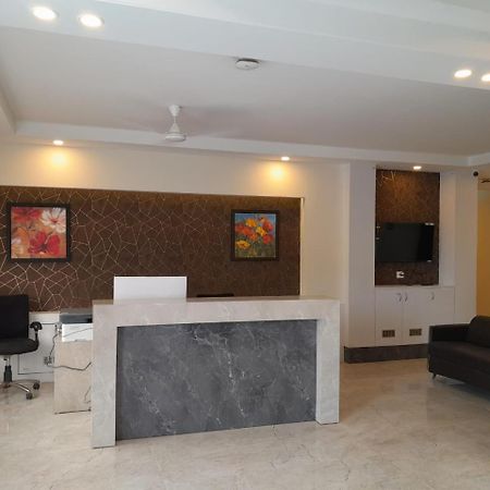 Hotel The Luxem - Behind Ibis Hotel Gurugram Гургаон Екстериор снимка